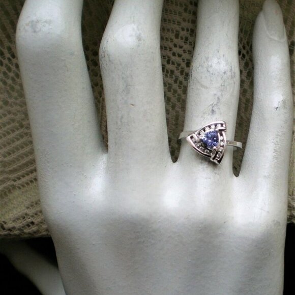 Vintage Solid 14K 585 White Gold Tanzanite 0.18CT Diamond Cluster Halo Ring P - Picture 7 of 8